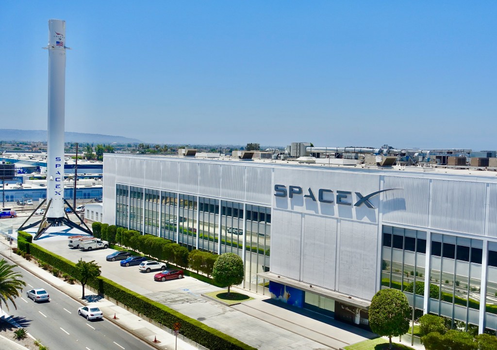 Photo of SpaceX building