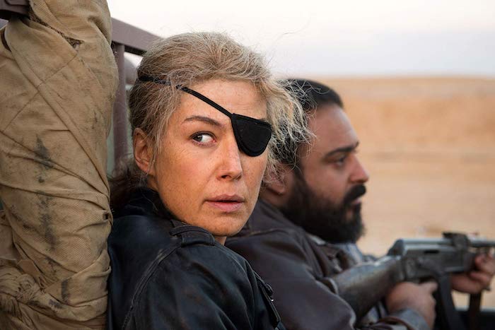 Photo: Rosamund Pike in 'A Private War.' Photo by Aviron Pictures - © Aviron Pictures